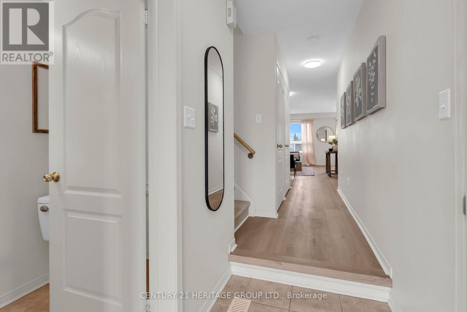 129 Hartford Crescent, Newmarket, Ontario  L3X 2Z4 - Photo 5 - N12944230