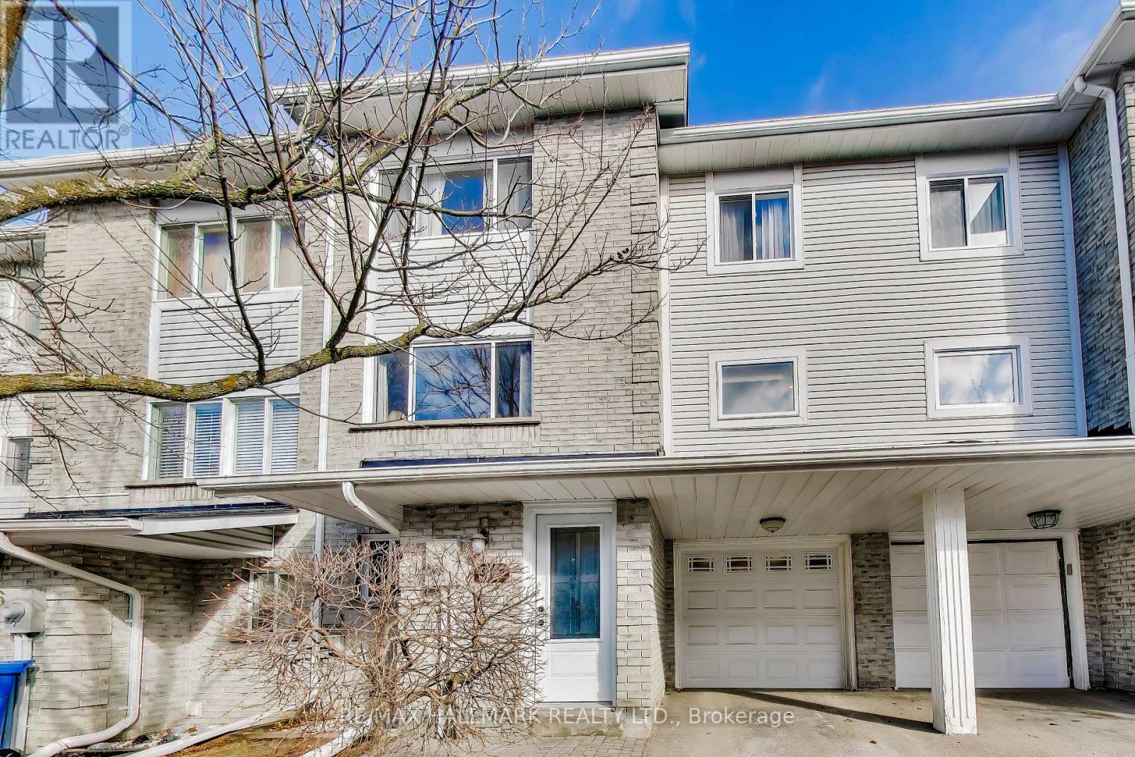 94 William Curtis Circle, Newmarket, Ontario  L3Y 8L6 - Photo 2 - N12944256