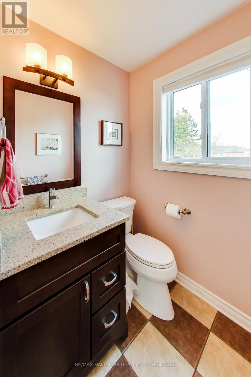 94 William Curtis Circle, Newmarket, Ontario  L3Y 8L6 - Photo 24 - N12944256