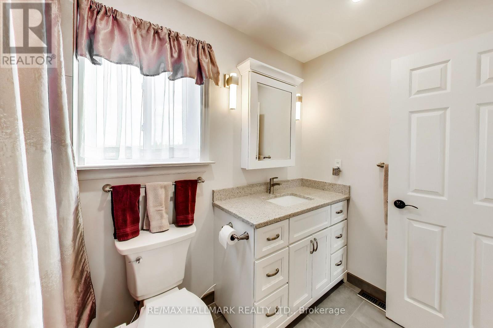 94 William Curtis Circle, Newmarket, Ontario  L3Y 8L6 - Photo 36 - N12944256