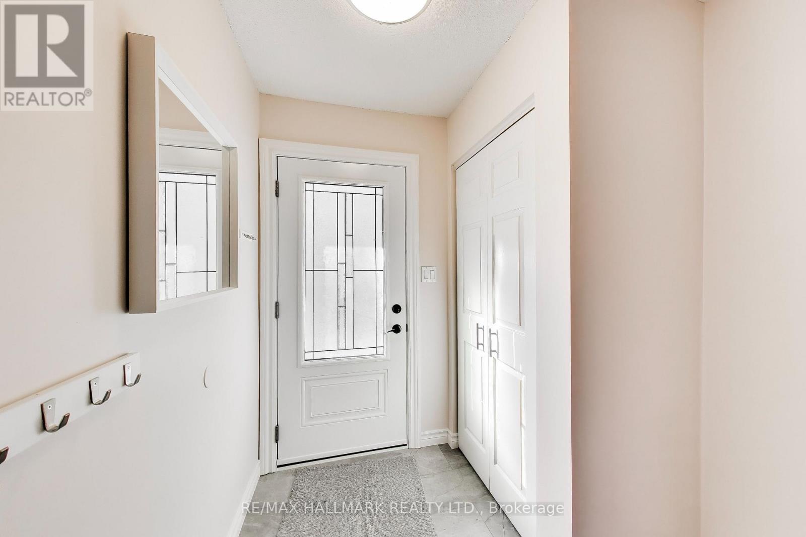 94 William Curtis Circle, Newmarket, Ontario  L3Y 8L6 - Photo 6 - N12944256