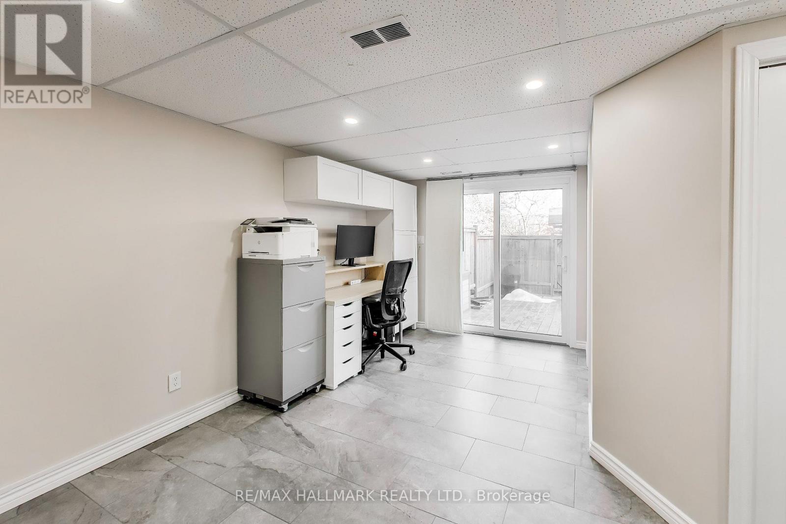 94 William Curtis Circle, Newmarket, Ontario  L3Y 8L6 - Photo 7 - N12944256