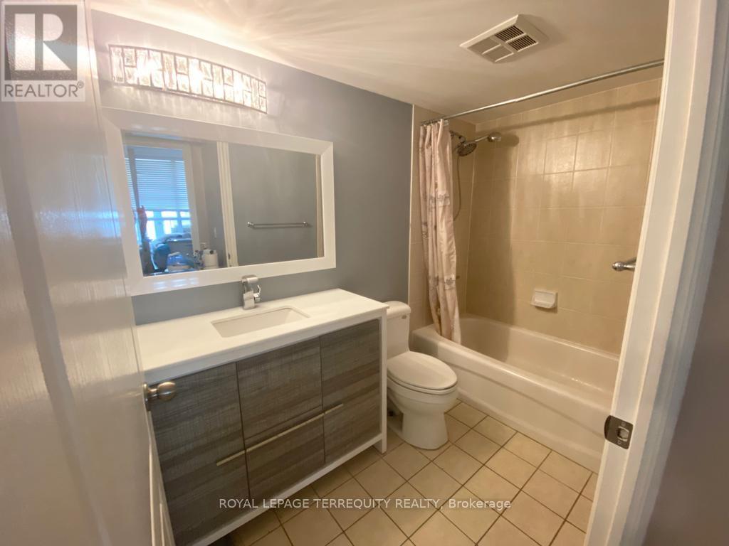 610 - 60 Disera Drive, Vaughan, Ontario  L4J 9G1 - Photo 4 - N12944258