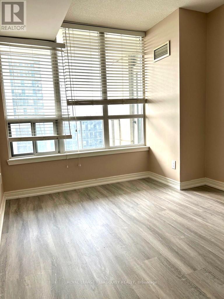 610 - 60 Disera Drive, Vaughan, Ontario  L4J 9G1 - Photo 6 - N12944258