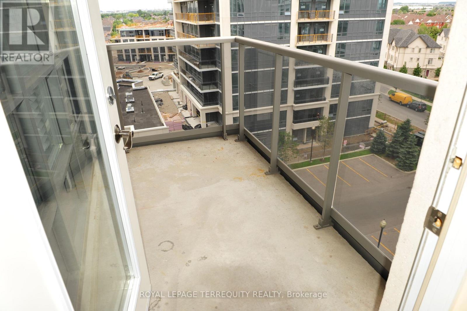 610 - 60 Disera Drive, Vaughan, Ontario  L4J 9G1 - Photo 8 - N12944258