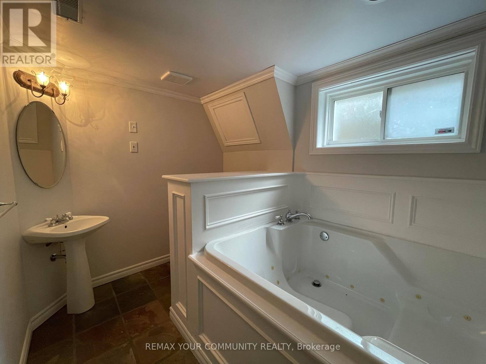 326 Rupert Avenue, Whitchurch-Stouffville, Ontario  L4A 1C9 - Photo 19 - N12944262