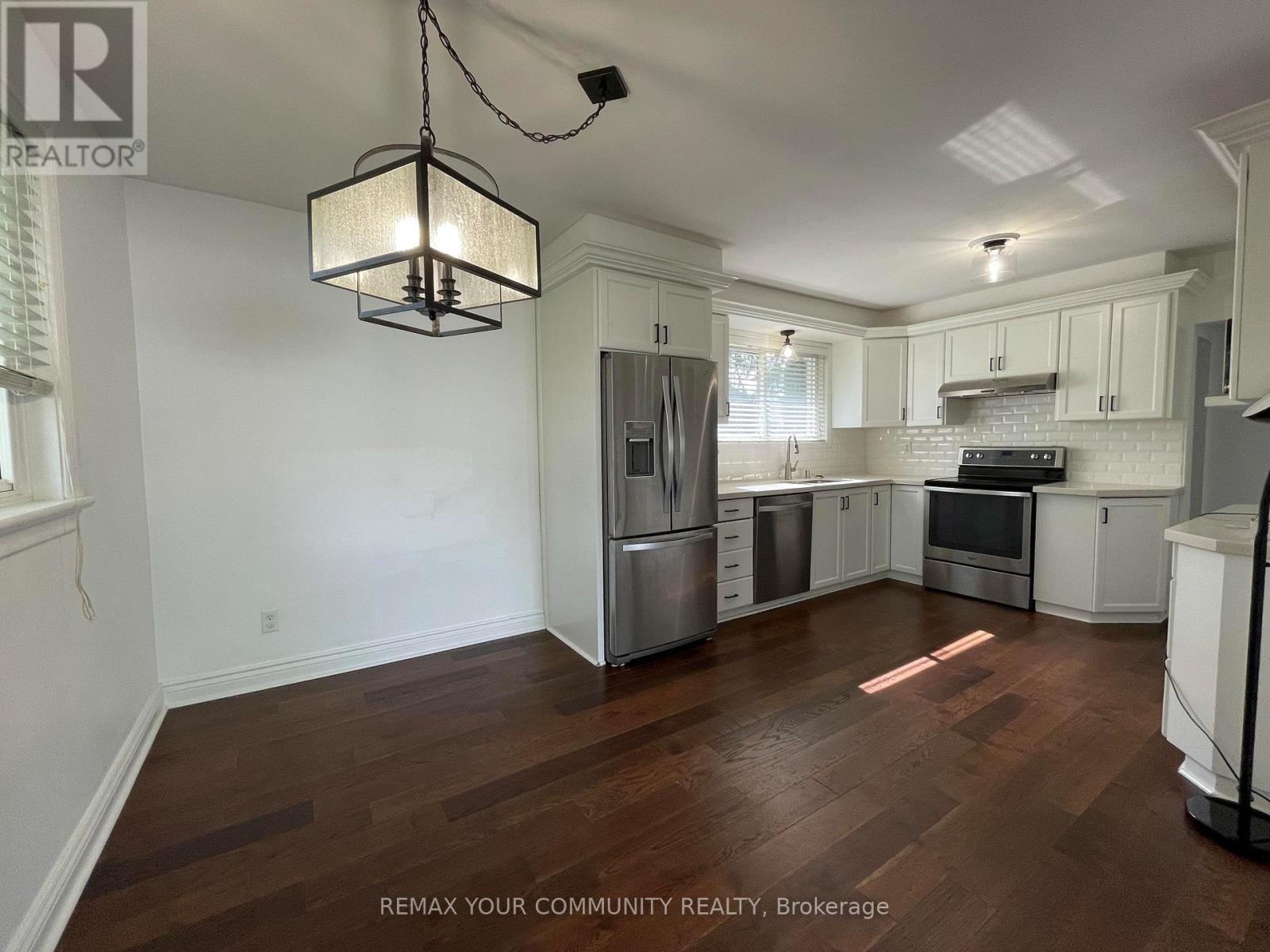 326 Rupert Avenue, Whitchurch-Stouffville, Ontario  L4A 1C9 - Photo 5 - N12944262