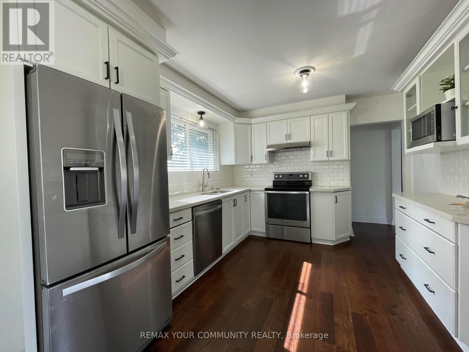 326 Rupert Avenue, Whitchurch-Stouffville, Ontario  L4A 1C9 - Photo 7 - N12944262