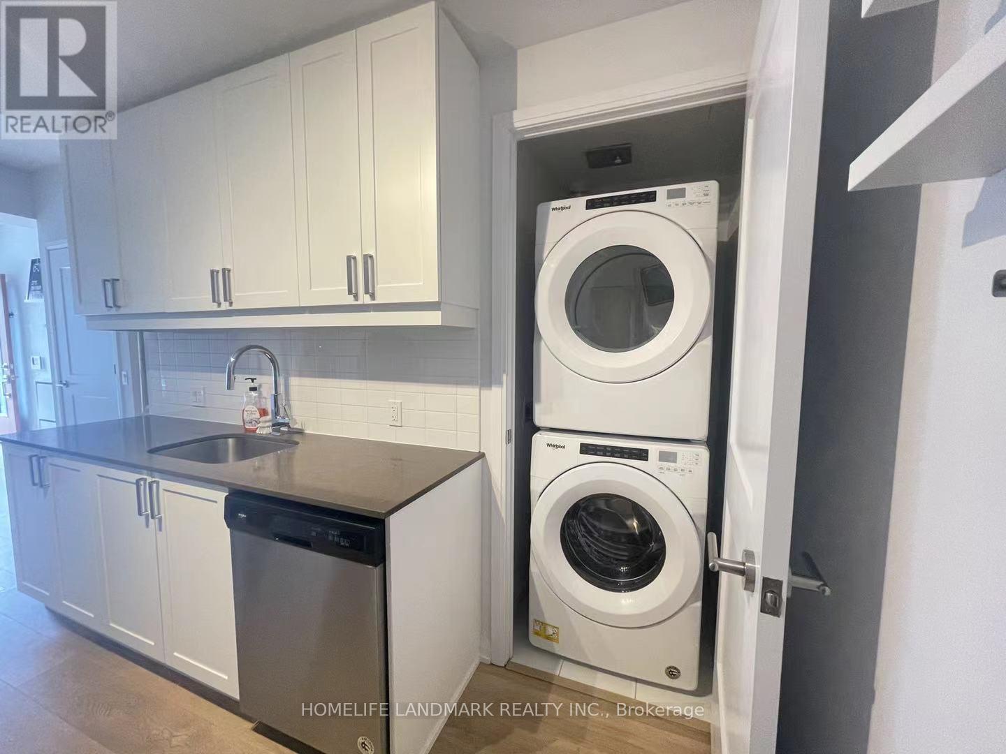 Th 60 - 1060 Portage Parkway E, Vaughan, Ontario  L4K 0K3 - Photo 6 - N12944468