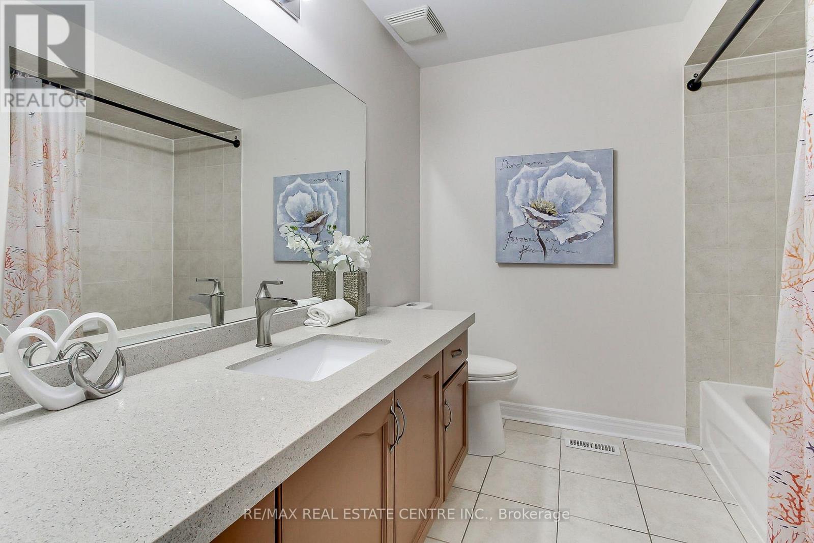 54 Woodbury Crescent, Newmarket (Summerhill Estates), Ontario  L3X 2V5 - Photo 40 - N12944628