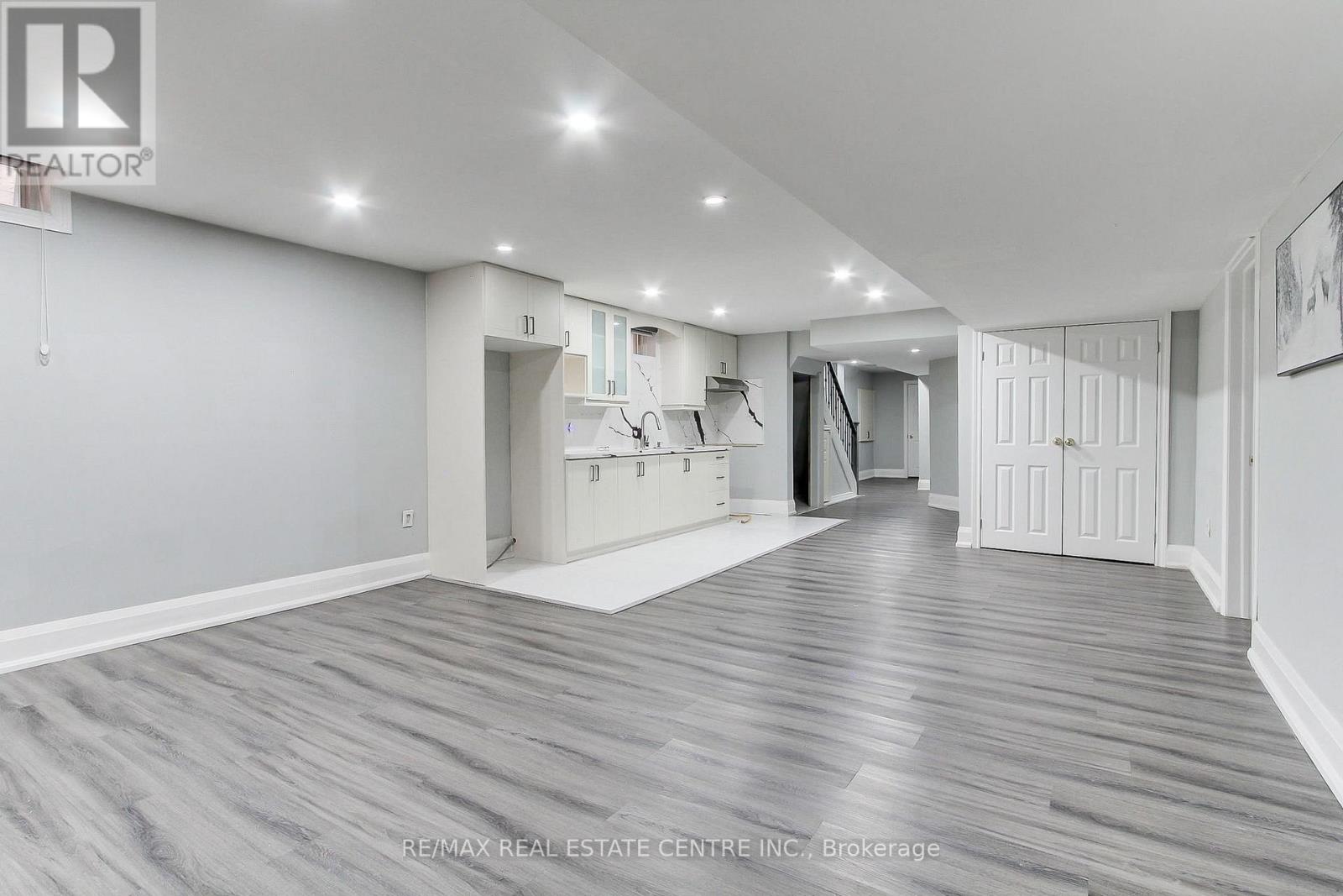 54 Woodbury Crescent, Newmarket (Summerhill Estates), Ontario  L3X 2V5 - Photo 45 - N12944628