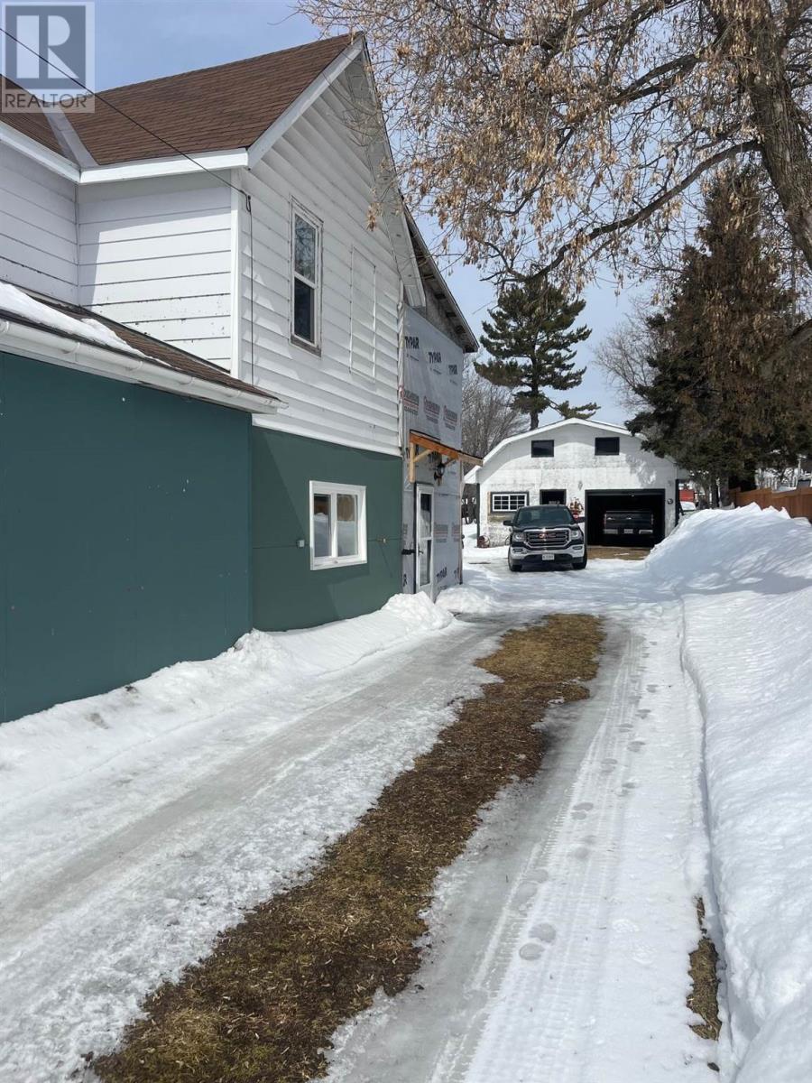 18 Maple St, Thessalon, Ontario  P0R 1L0 - Photo 4 - SM260582