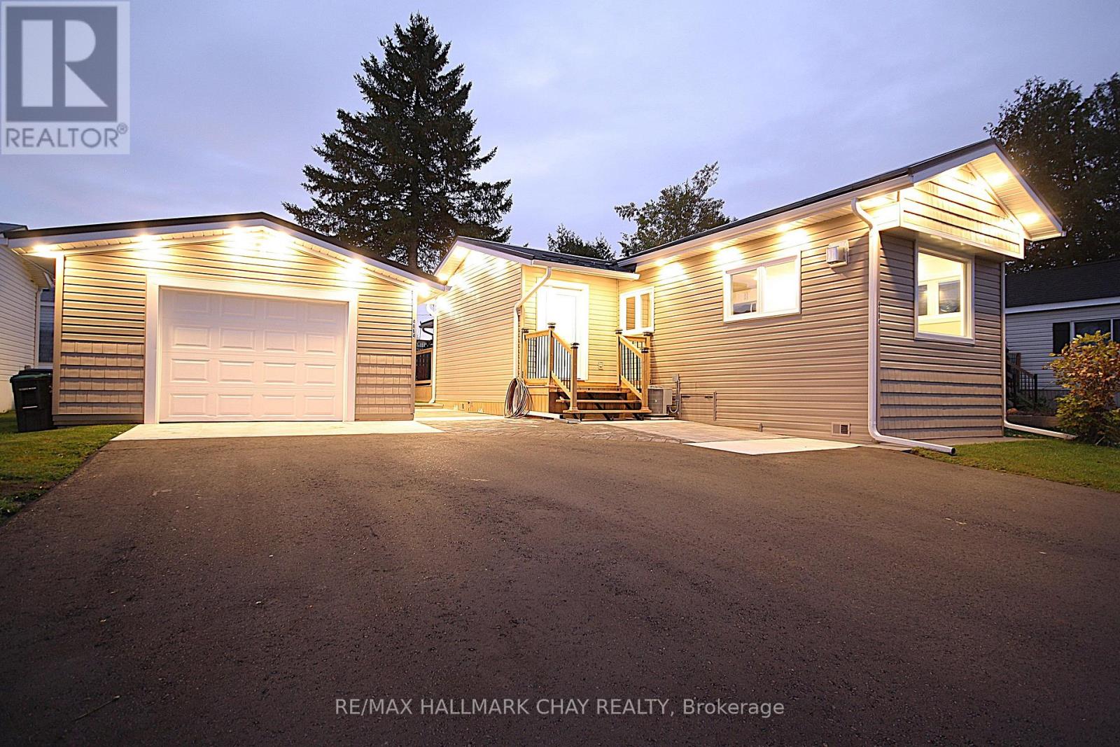 4064 ASH CRESCENT, Severn, Ontario