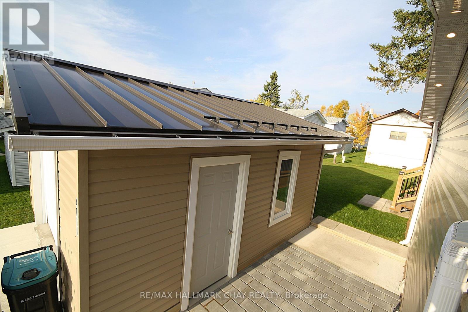 4064 Ash Crescent, Severn, Ontario  L3V 6H4 - Photo 4 - S12944260