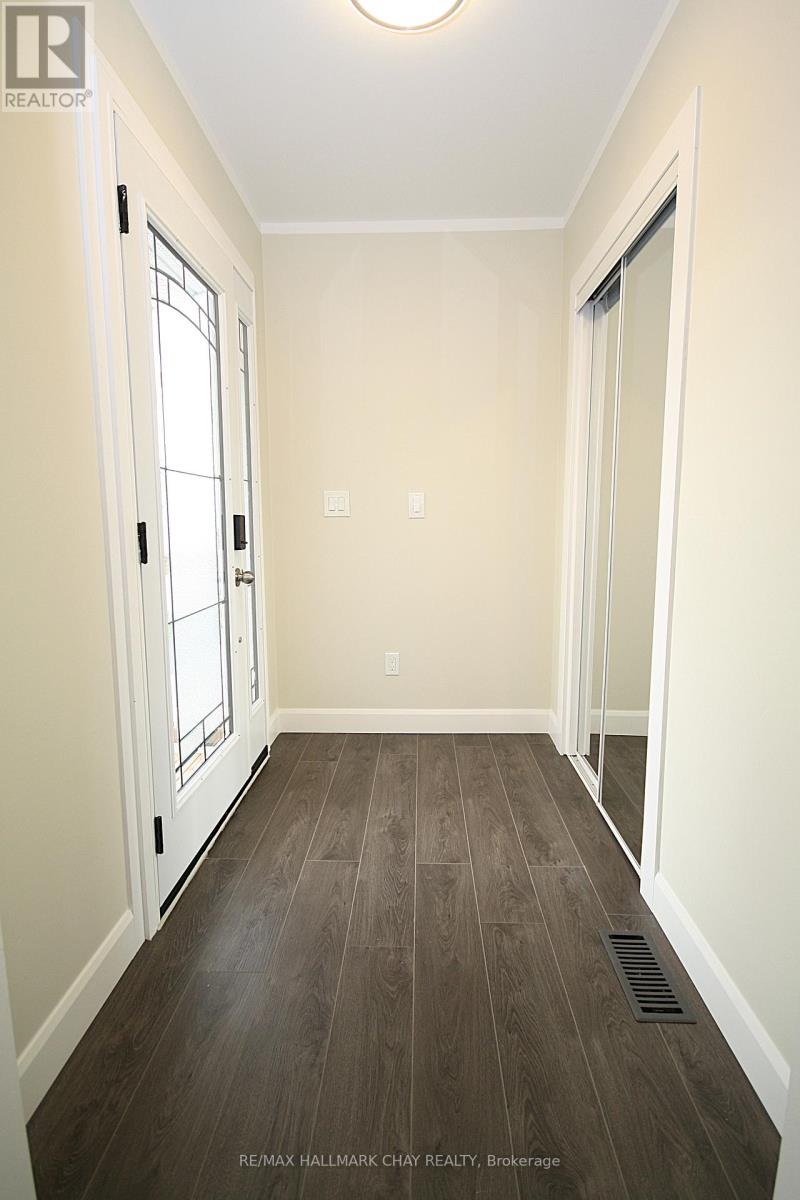 4064 Ash Crescent, Severn, Ontario  L3V 6H4 - Photo 8 - S12944260