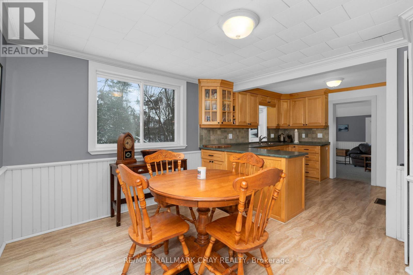 3324 Penetanguishene Road, Oro-Medonte, Ontario  L4M 4Y8 - Photo 5 - S12944396