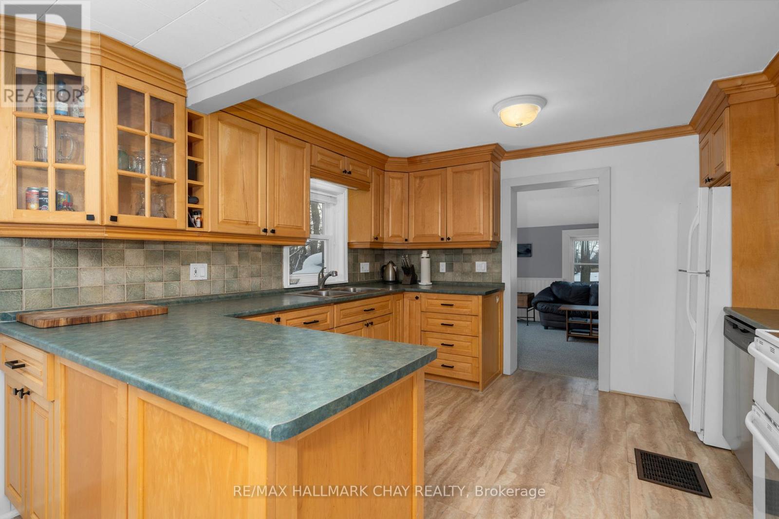 3324 Penetanguishene Road, Oro-Medonte, Ontario  L4M 4Y8 - Photo 6 - S12944396