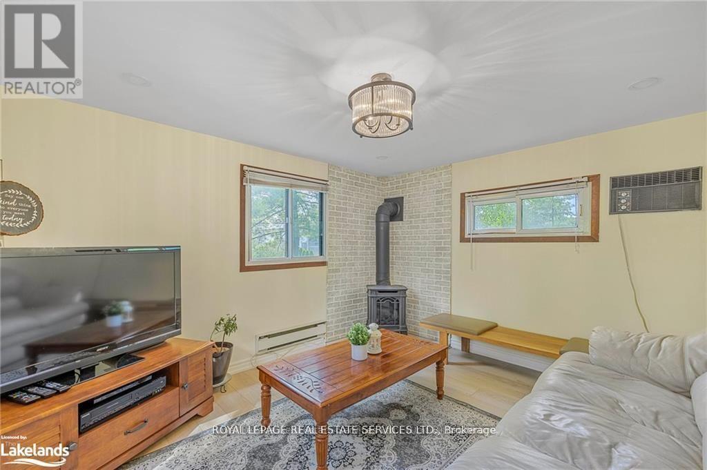 34 Nancy Street, Wasaga Beach, Ontario  L9Z 2K5 - Photo 4 - S12944404