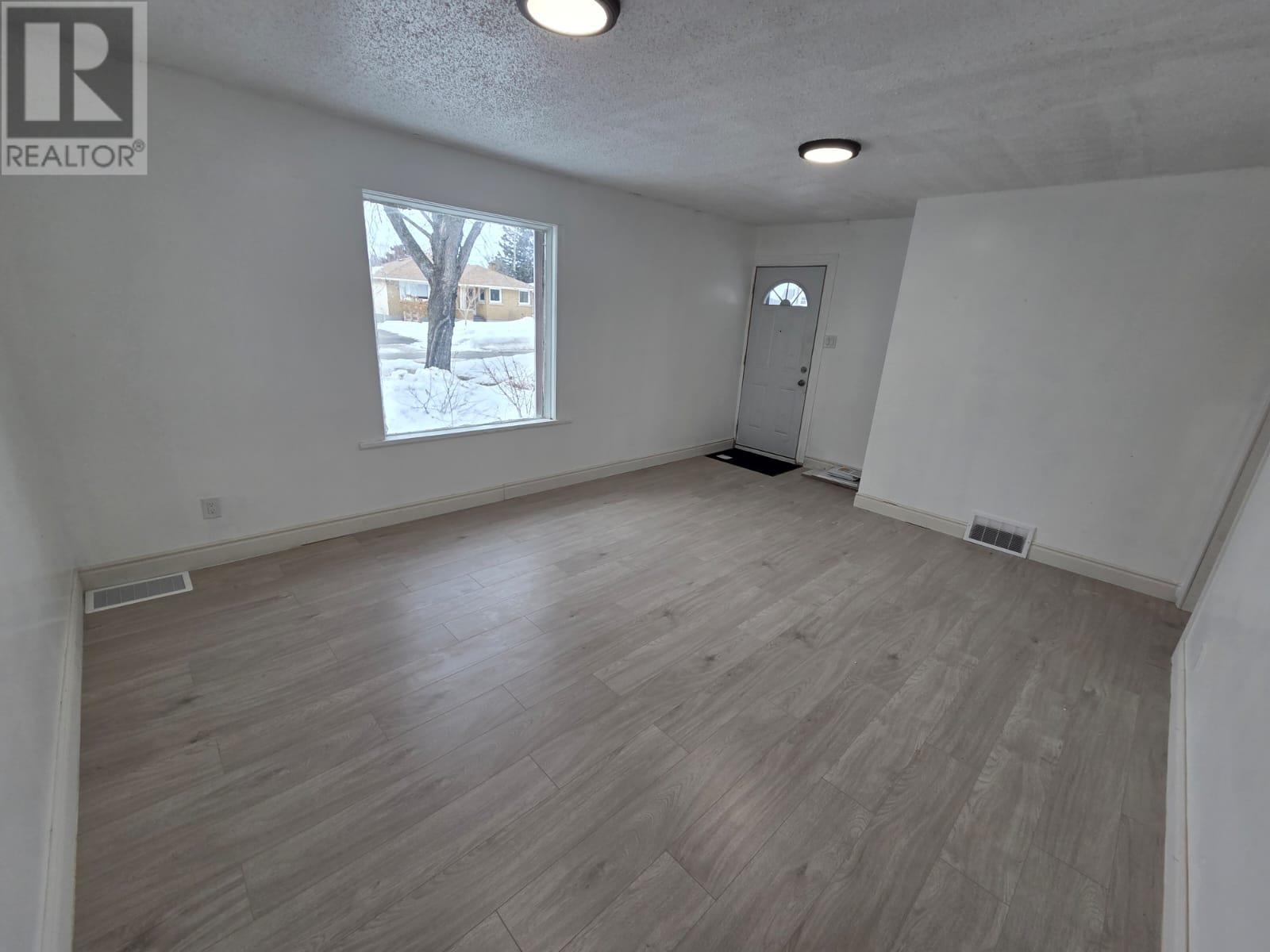 2230 Begin St E, Thunder Bay, Ontario  P7E 5L6 - Photo 4 - TB2600481