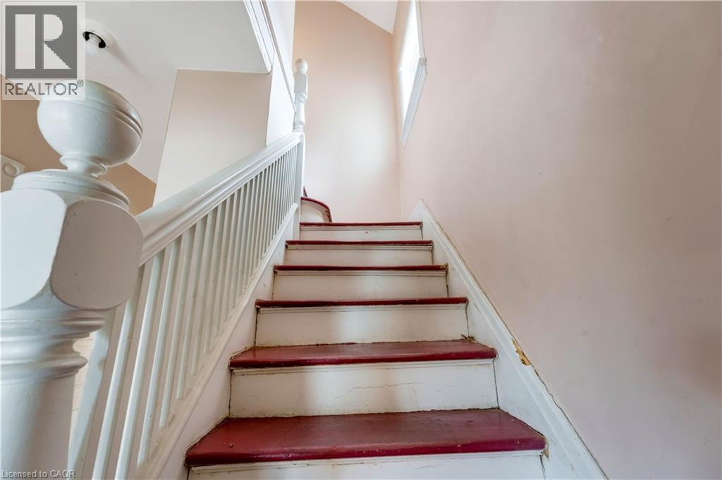 24 Madison Avenue S, Kitchener, Ontario  N2G 3M3 - Photo 11 - 40813559