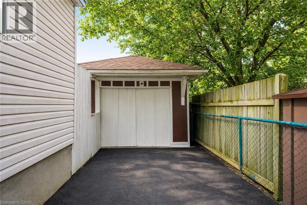 24 Madison Avenue S, Kitchener, Ontario  N2G 3M3 - Photo 33 - 40813559