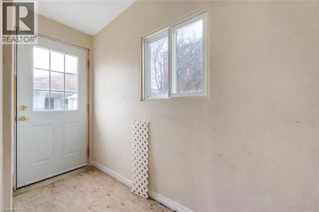 24 Madison Avenue S, Kitchener, Ontario  N2G 3M3 - Photo 8 - 40813559