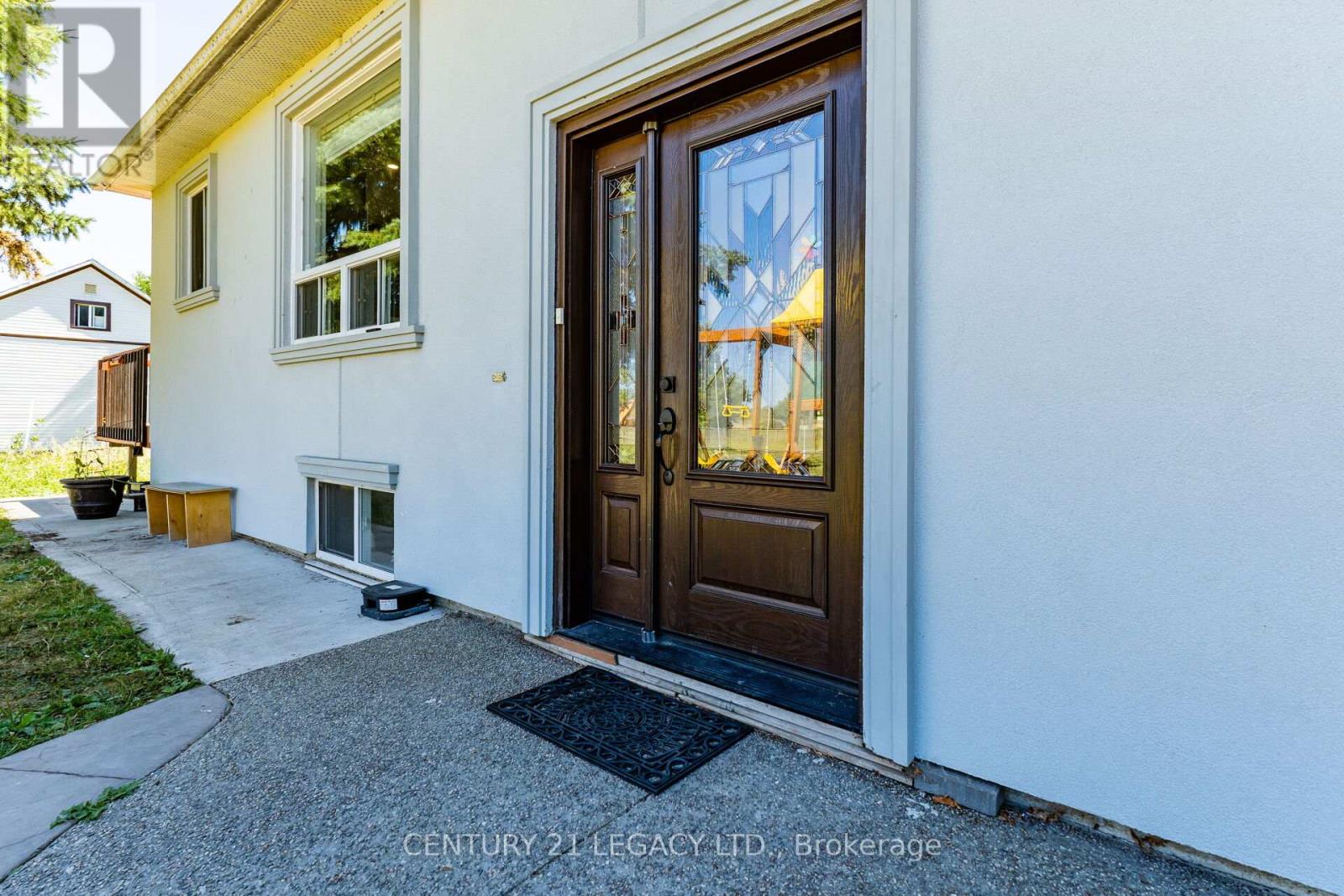 8182 Hornby Road, Halton Hills, Ontario  L0P 1E0 - Photo 4 - W12944154