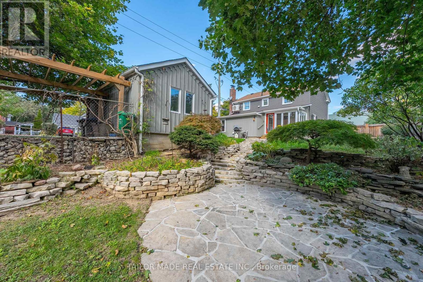 19 ISABELLA STREET, Brampton, Ontario