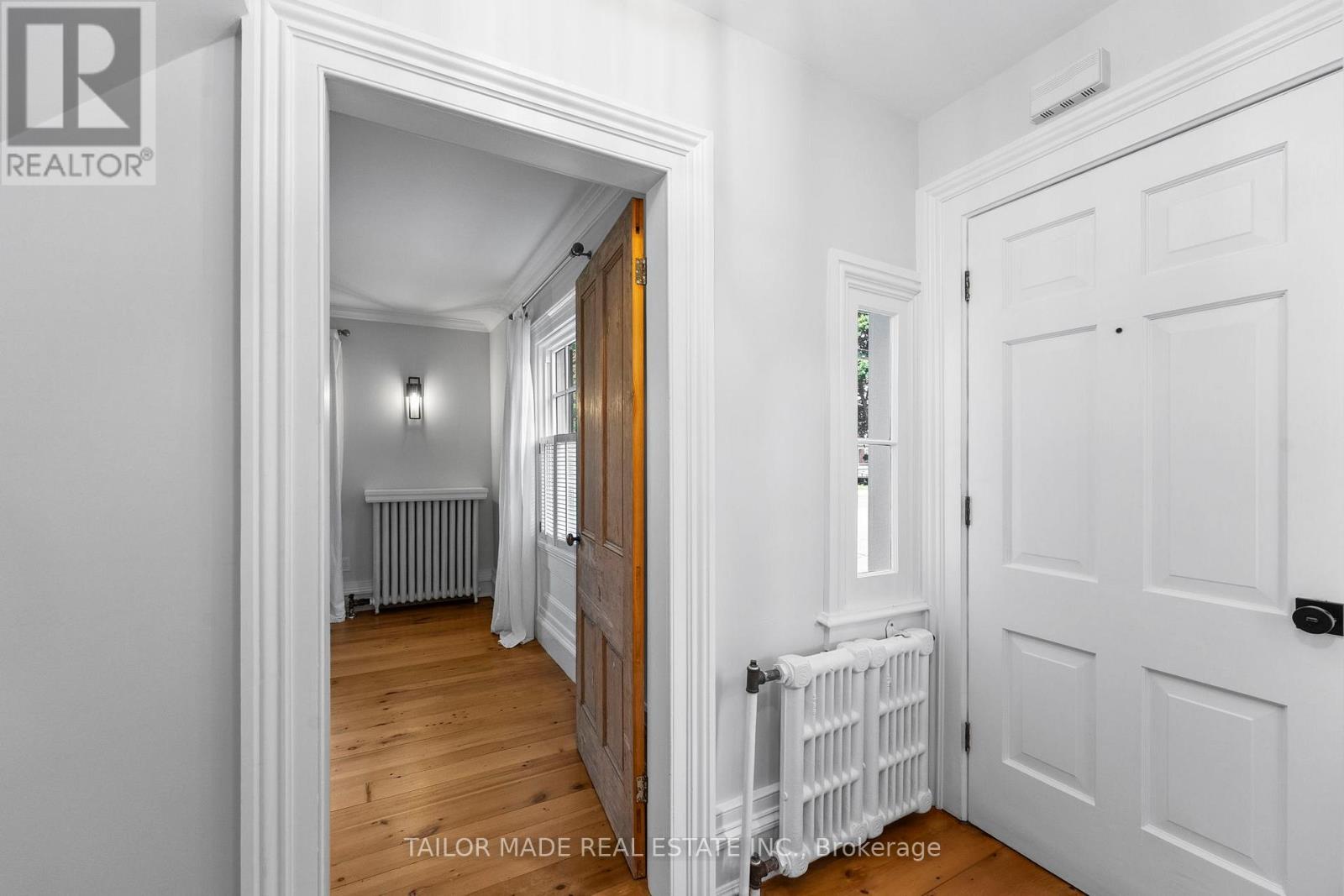 19 Isabella Street, Brampton, Ontario  L6X 1P4 - Photo 5 - W12944162