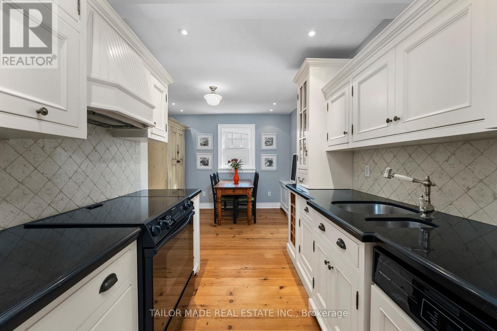 19 Isabella Street, Brampton, Ontario  L6X 1P4 - Photo 9 - W12944162