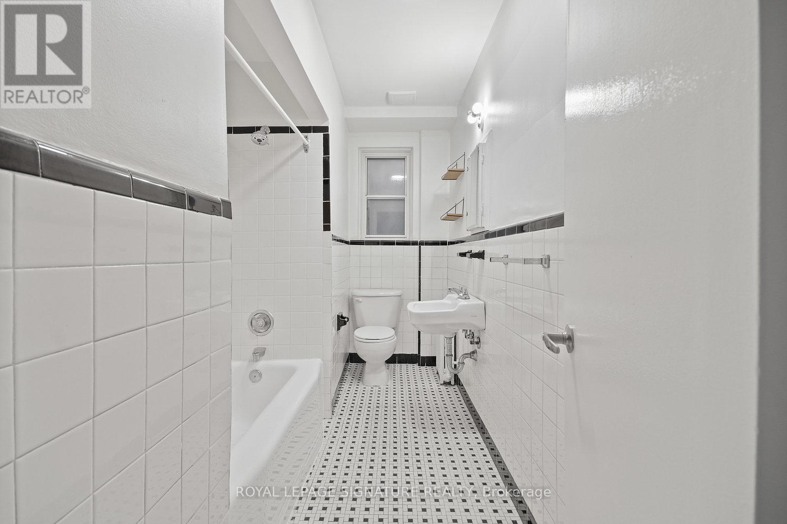 1 - 46 Albert Avenue, Toronto (Mimico), Ontario  M8V 2L7 - Photo 12 - W12944216