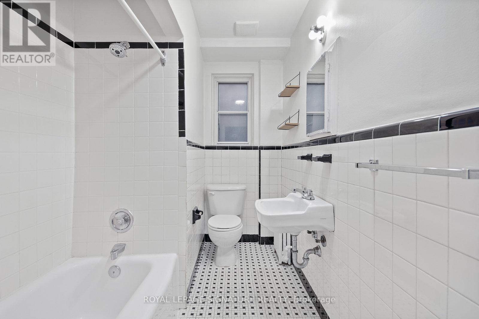 1 - 46 Albert Avenue, Toronto (Mimico), Ontario  M8V 2L7 - Photo 13 - W12944216