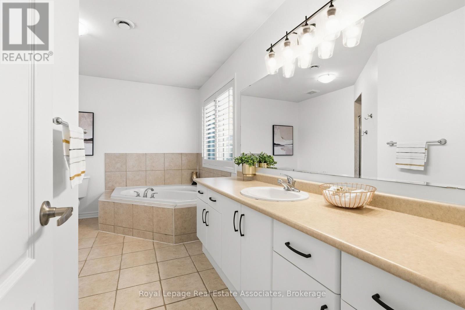 291 Silver Court, Milton (Ha Harrison), Ontario  L9T 0N6 - Photo 25 - W12944248