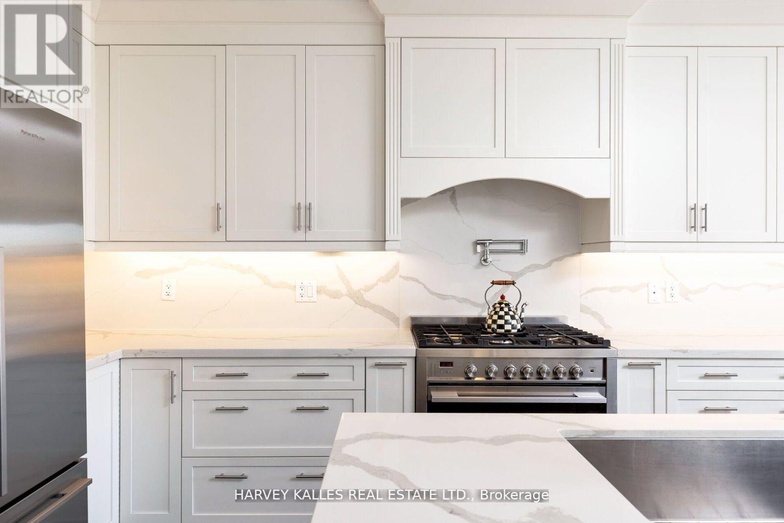 72b Renfield Street, Toronto, Ontario  M6M 4V7 - Photo 9 - W12944284