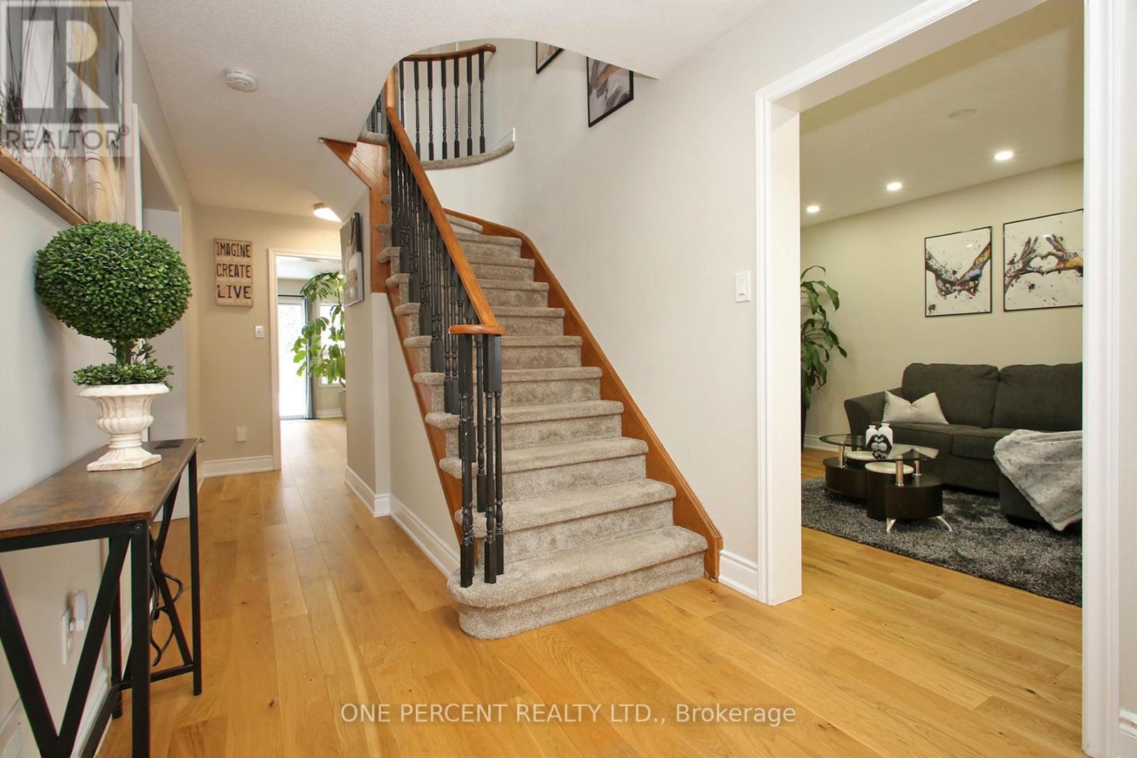 5 Watson Road, Halton Hills, Ontario  L7G 5N8 - Photo 3 - W12944334