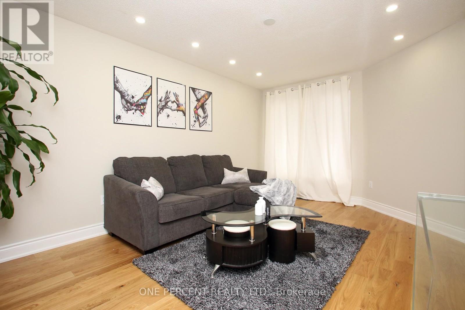 5 Watson Road, Halton Hills, Ontario  L7G 5N8 - Photo 5 - W12944334