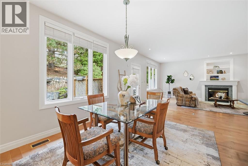 28 Wainwright Boulevard, Dundas, Ontario  L9H 7N5 - Photo 3 - 40815243