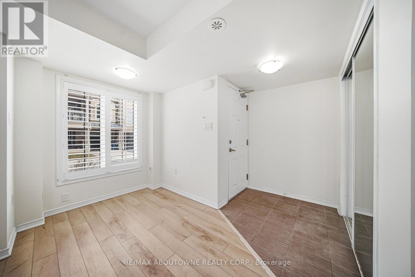 106 - 2441 Greenwich Drive, Oakville, Ontario  L6M 0S4 - Photo 5 - W12944360