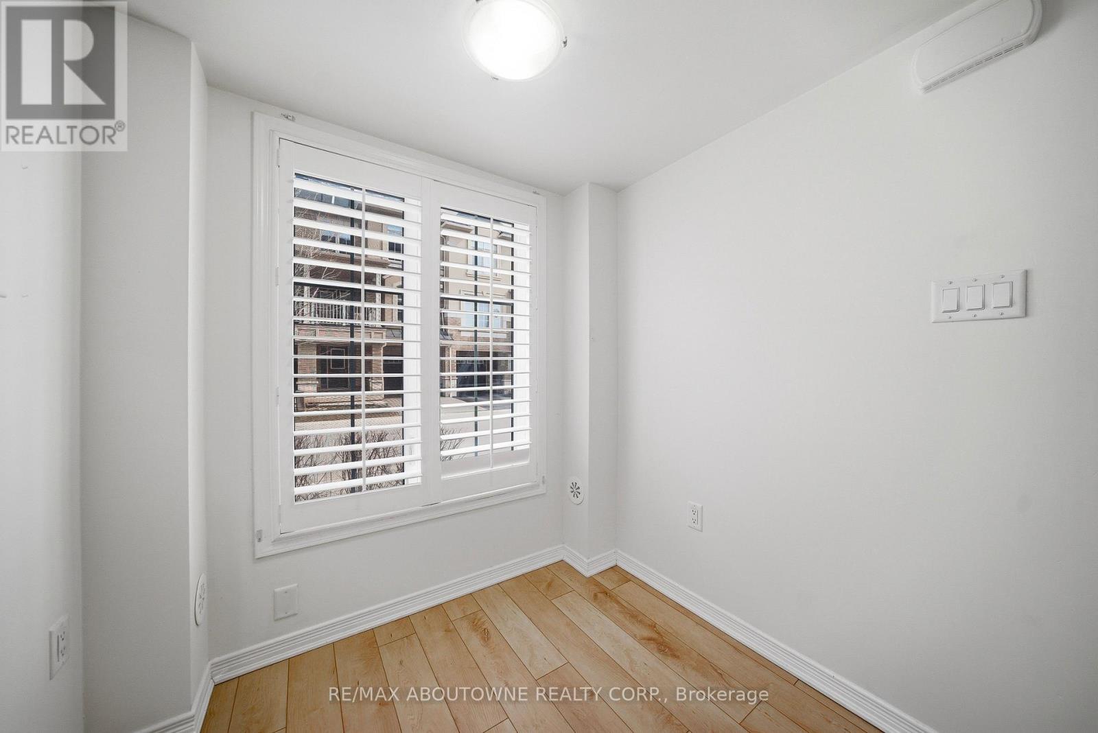 106 - 2441 Greenwich Drive, Oakville, Ontario  L6M 0S4 - Photo 6 - W12944360