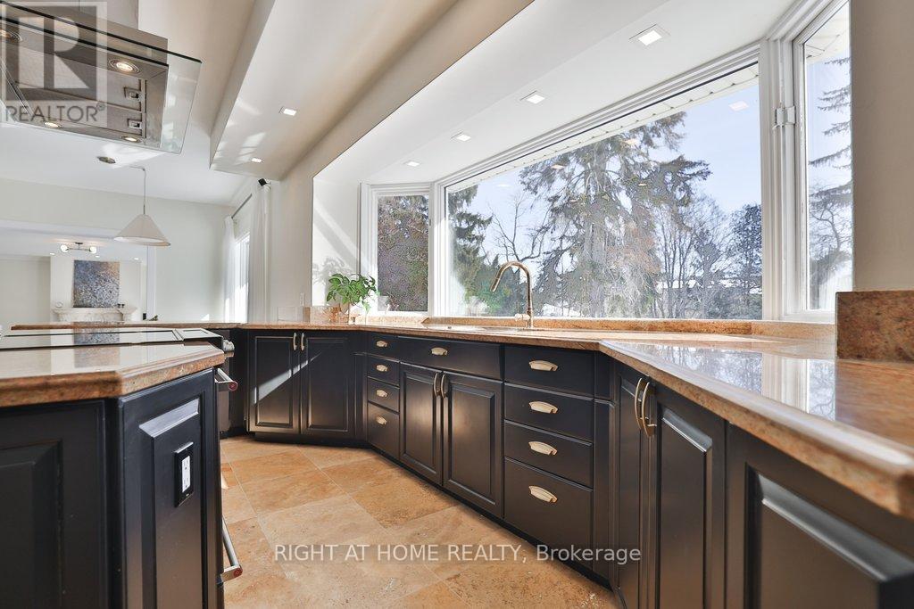 471 Country Club Crescent, Mississauga, Ontario  L5J 2P9 - Photo 10 - W12944366