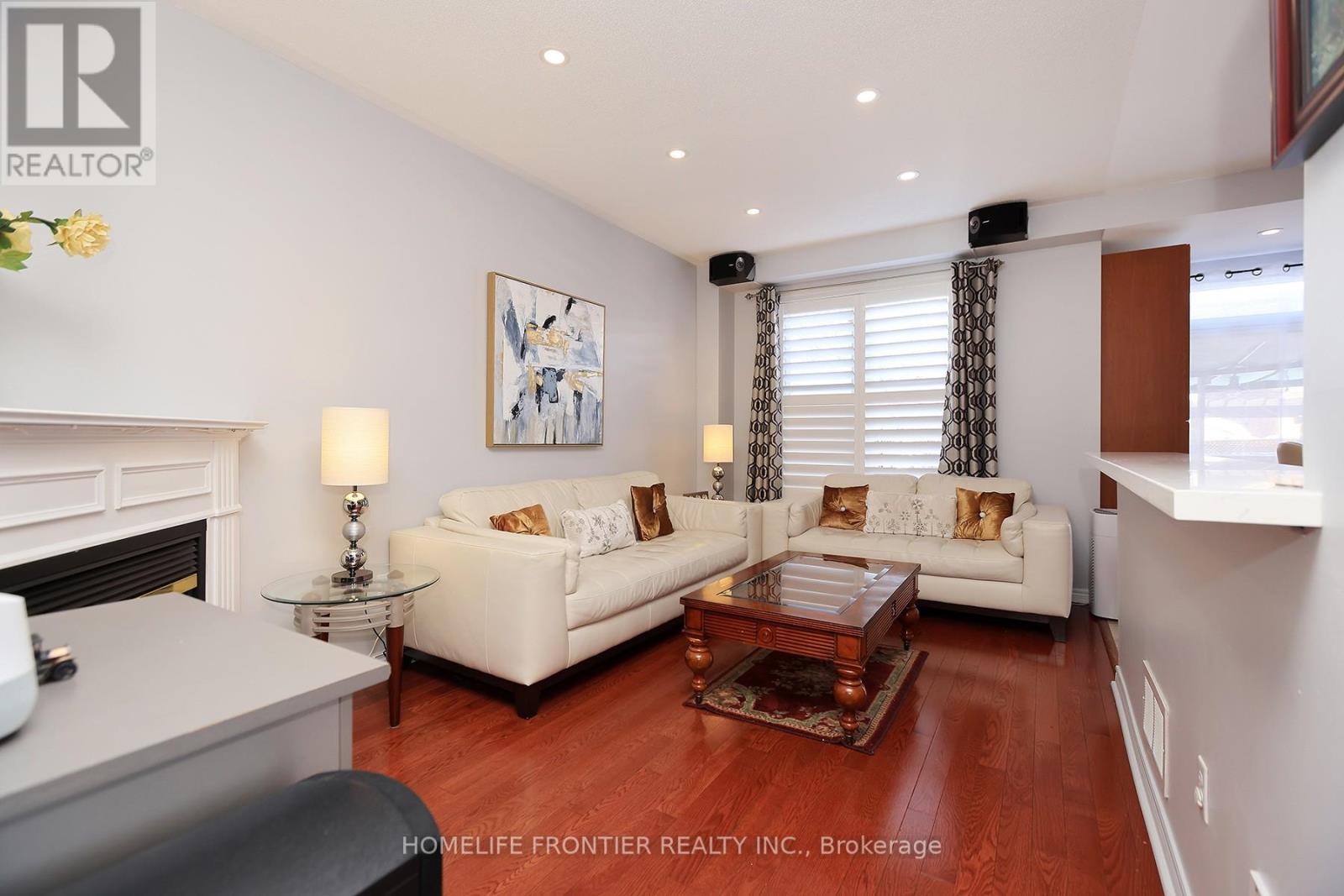 3213 Escada Drive, Mississauga, Ontario  L5M 7V6 - Photo 4 - W12944426