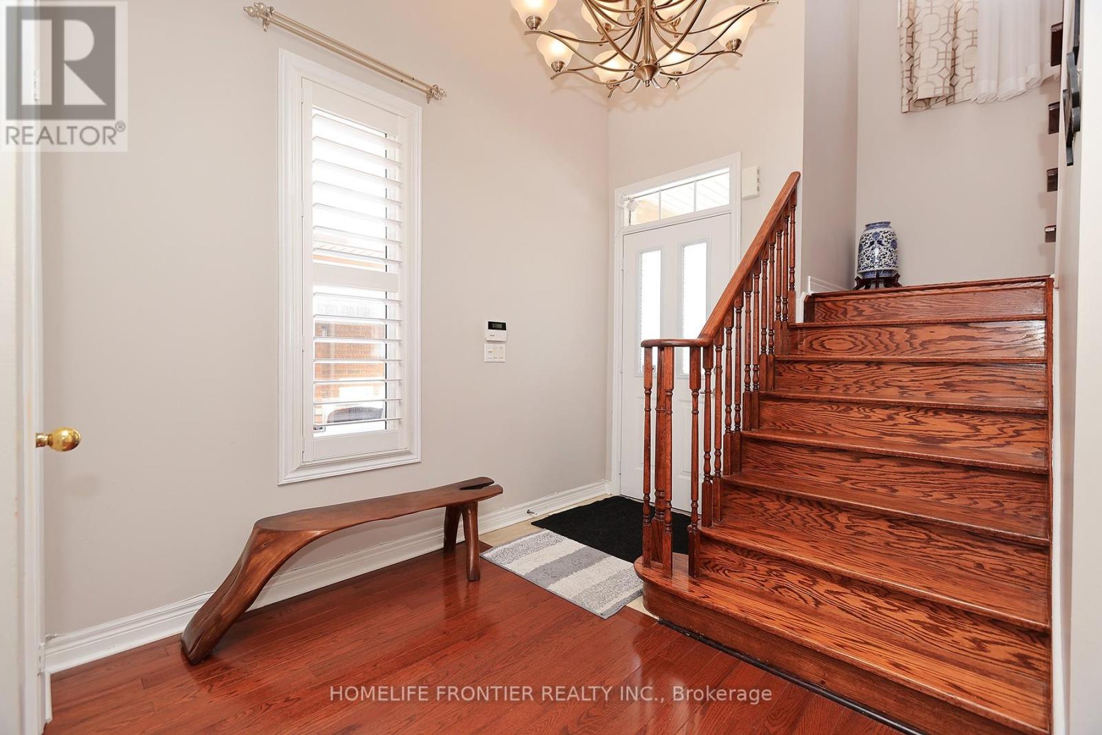 3213 Escada Drive, Mississauga, Ontario  L5M 7V6 - Photo 7 - W12944426