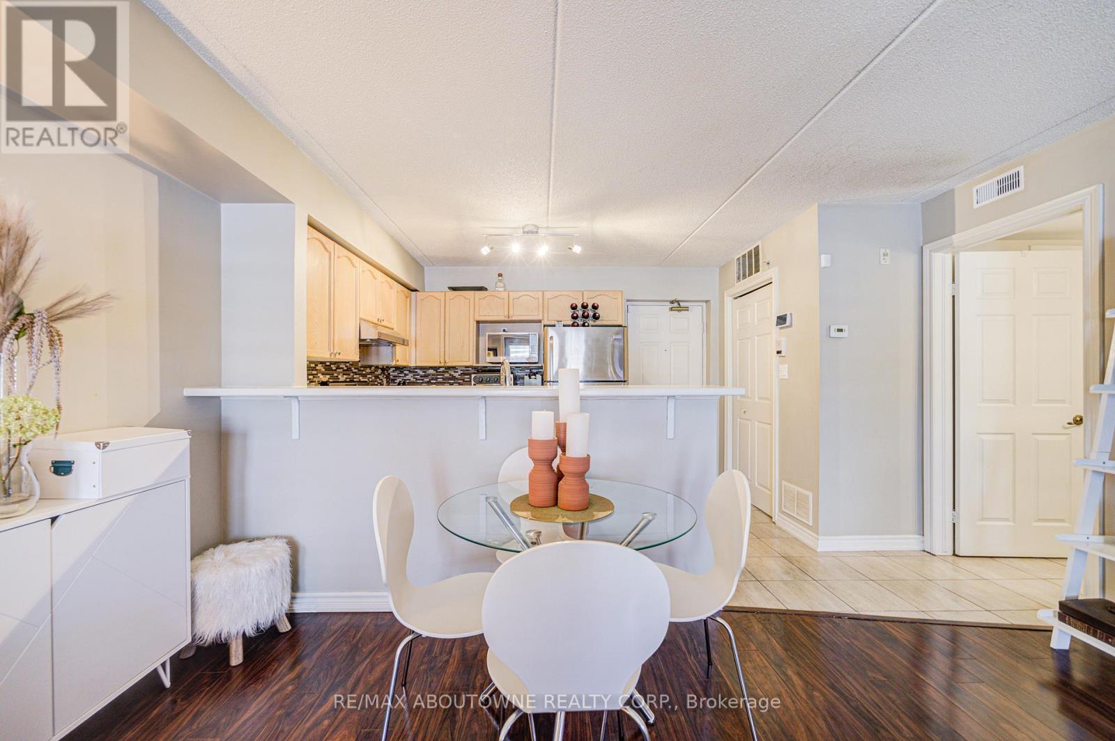 109 - 1490 Bishops Gate, Oakville, Ontario  L6M 4N3 - Photo 13 - W12944450