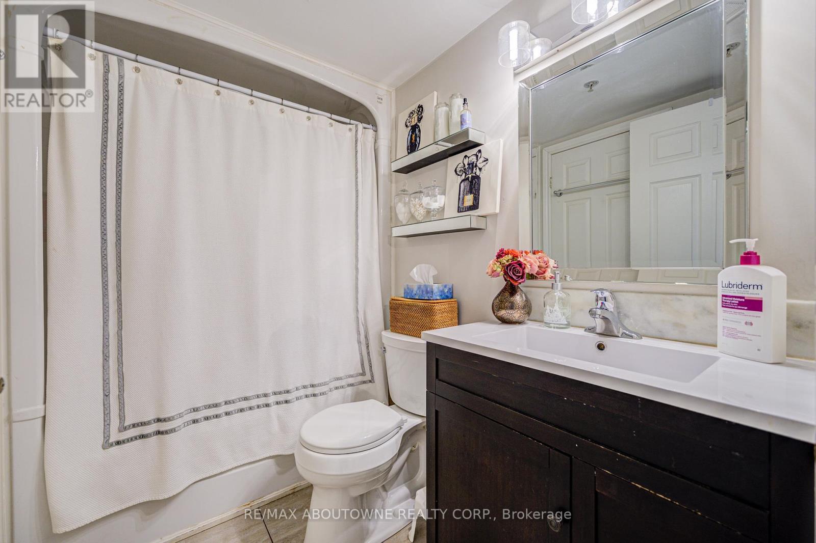 109 - 1490 Bishops Gate, Oakville, Ontario  L6M 4N3 - Photo 23 - W12944450