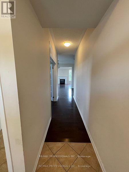 272 Leiterman Drive, Milton, Ontario  L9T 8B8 - Photo 11 - W12944472