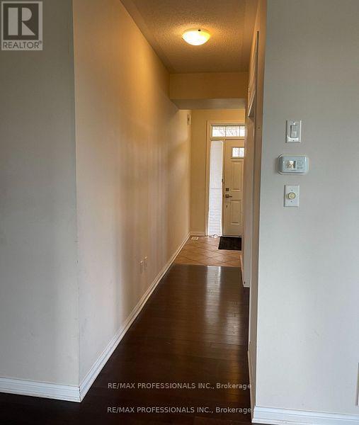 272 Leiterman Drive, Milton, Ontario  L9T 8B8 - Photo 4 - W12944472