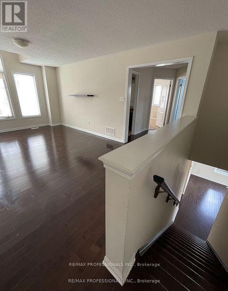 272 Leiterman Drive, Milton, Ontario  L9T 8B8 - Photo 5 - W12944472