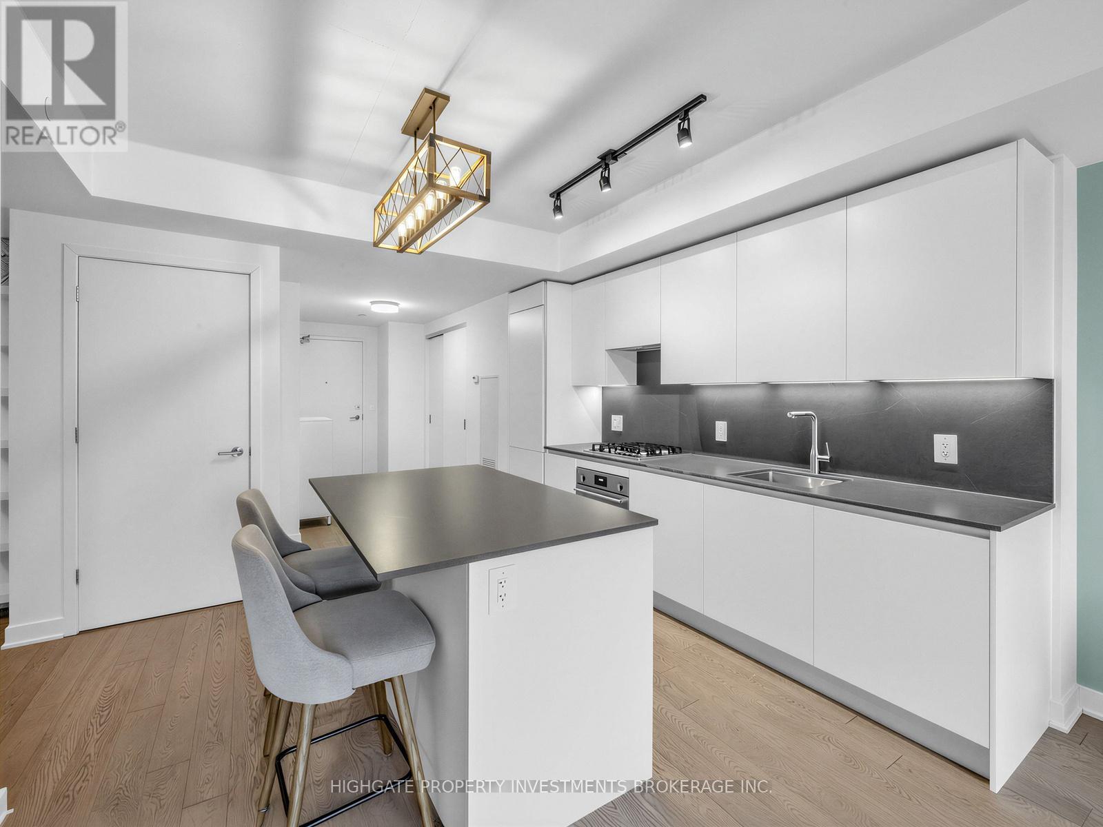 320 - 2720 Dundas Street W, Toronto (Junction Area), Ontario  M6P 0C3 - Photo 9 - W12944536