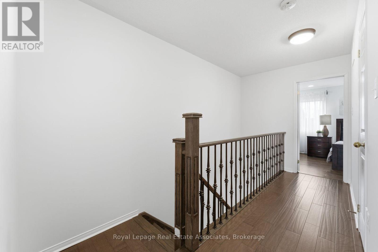 647 Courtney Valley Road, Mississauga, Ontario  L5V 0C4 - Photo 23 - W12944538