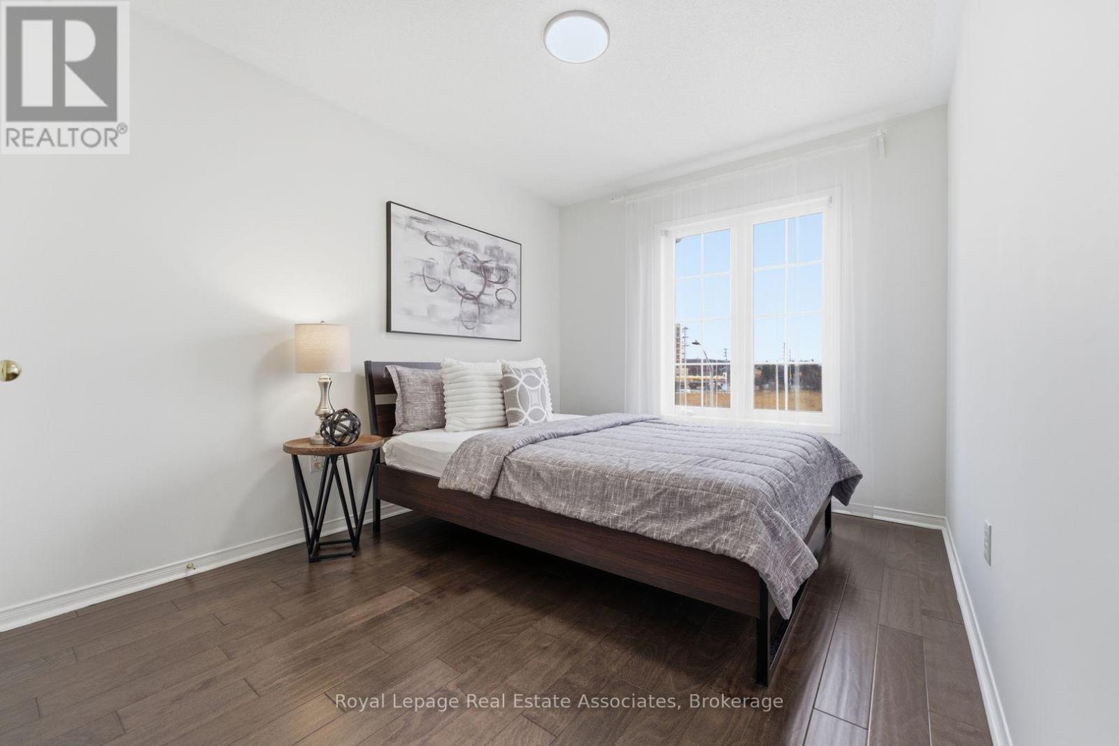 647 Courtney Valley Road, Mississauga, Ontario  L5V 0C4 - Photo 28 - W12944538